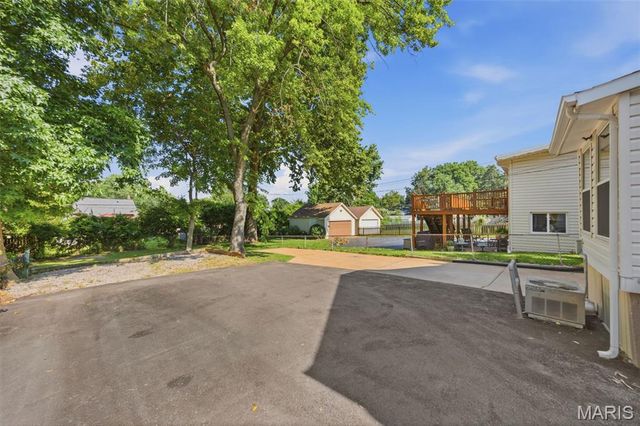 2435 Hartland Avenue, St Louis, MO 63114