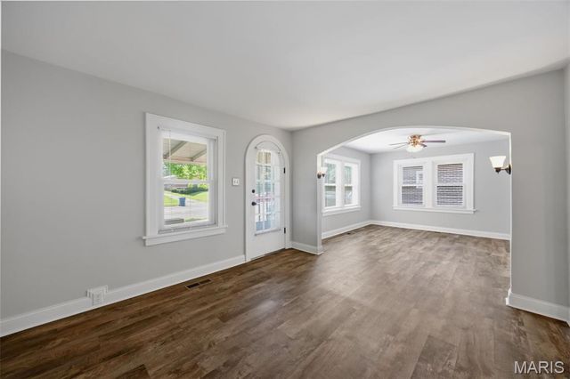 2435 Hartland Avenue, St Louis, MO 63114