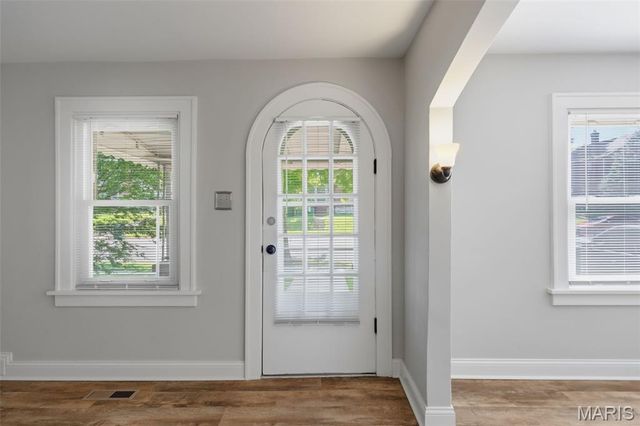 2435 Hartland Avenue, St Louis, MO 63114