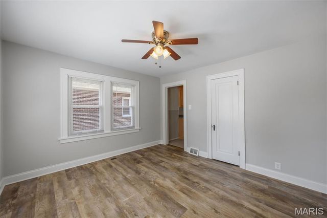 2435 Hartland Avenue, St Louis, MO 63114