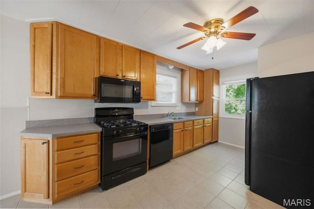 2435 Hartland Avenue, St Louis, MO 63114