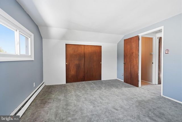 11 GRASSPOND RD, Levittown, PA 19057