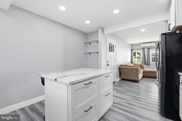 11 GRASSPOND RD, Levittown, PA 19057