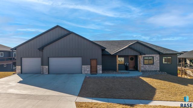 1505 W Legacy Dr Drive, Brandon, SD 57005
