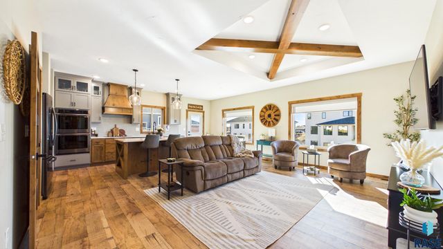 1505 W Legacy Dr Drive, Brandon, SD 57005