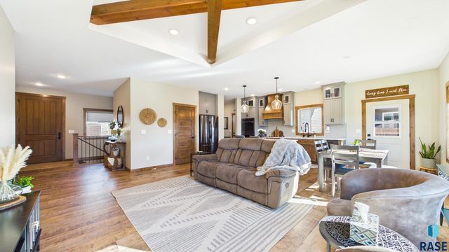 1505 W Legacy Dr Drive, Brandon, SD 57005