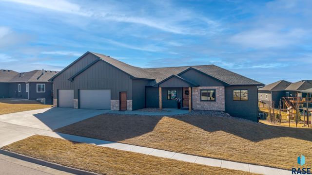 1505 W Legacy Dr Drive, Brandon, SD 57005