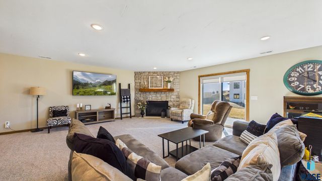 1505 W Legacy Dr Drive, Brandon, SD 57005