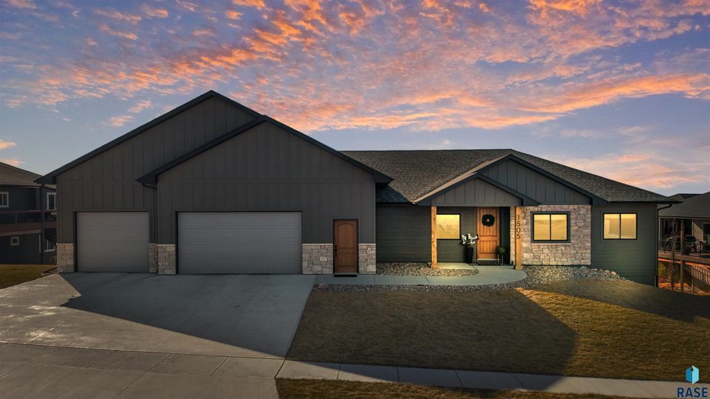 1505 W Legacy Dr Drive, Brandon, SD 57005
