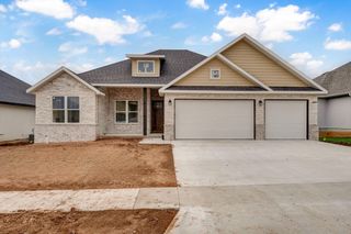 2946 West Teton Drive, Springfield, MO 65810