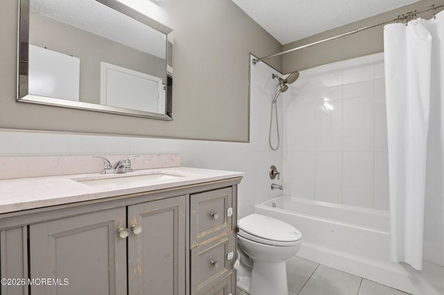 147 Stratford Place 5, Lakewood, NJ 08701