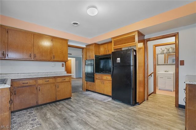 23501 Effingham Boulevard, Euclid, OH 44117