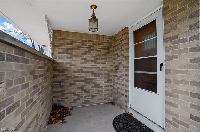 23501 Effingham Boulevard, Euclid, OH 44117