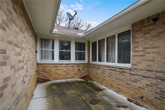 23501 Effingham Boulevard, Euclid, OH 44117