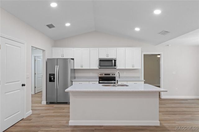 298 W Baker Place, Citrus Springs, FL 34434