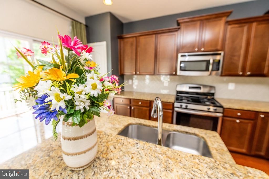 Image 13 of property listing at 8609 RED ROCK LN, Laurel, MD 20724