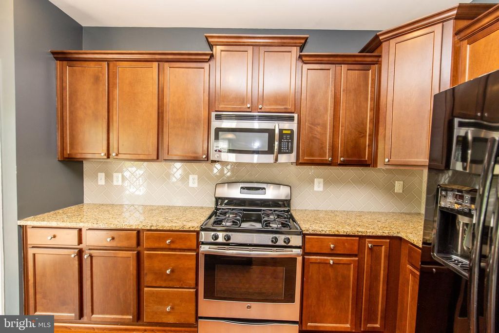 Image 15 of property listing at 8609 RED ROCK LN, Laurel, MD 20724