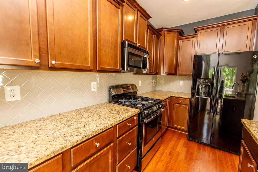 Image 17 of property listing at 8609 RED ROCK LN, Laurel, MD 20724