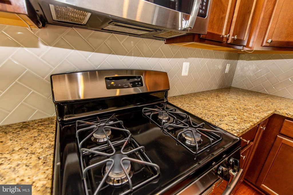 Image 18 of property listing at 8609 RED ROCK LN, Laurel, MD 20724