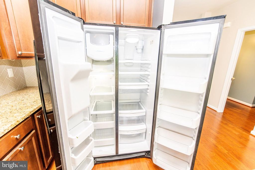 Image 19 of property listing at 8609 RED ROCK LN, Laurel, MD 20724