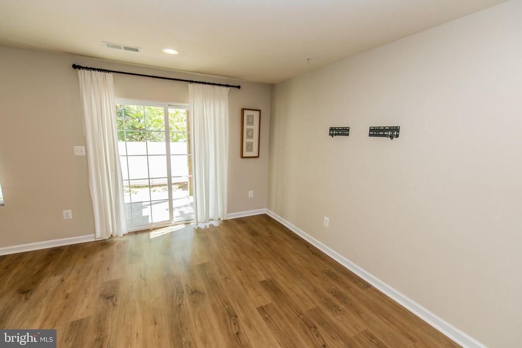 Image 23 of property listing at 8609 RED ROCK LN, Laurel, MD 20724