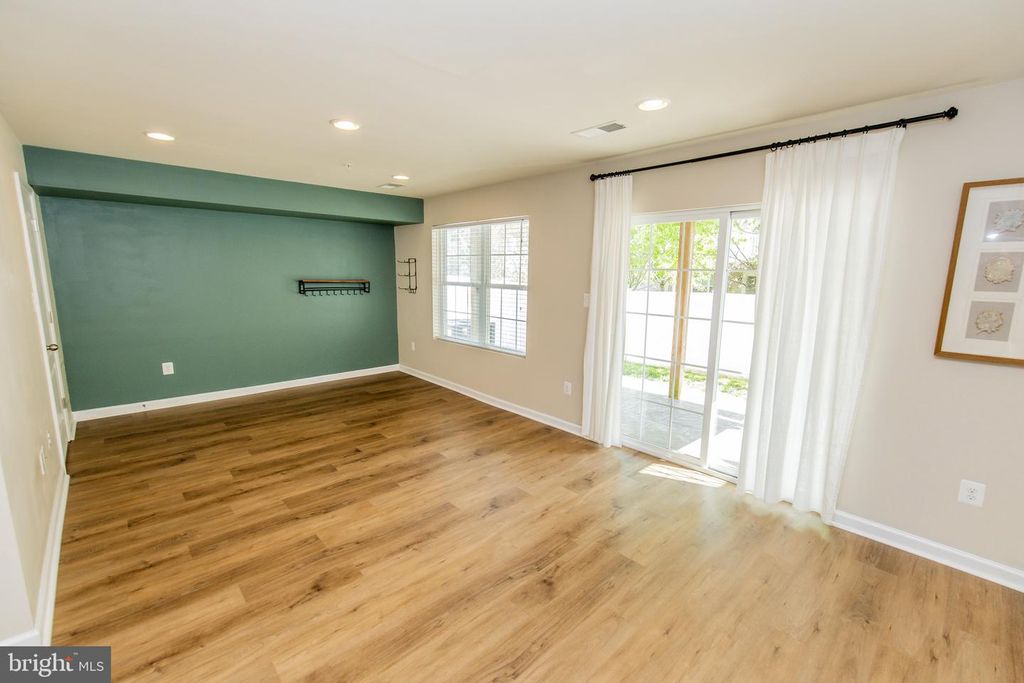 Image 24 of property listing at 8609 RED ROCK LN, Laurel, MD 20724