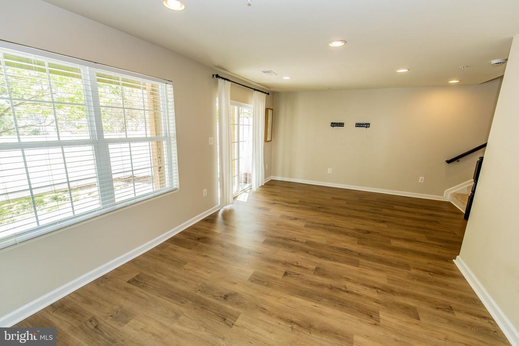 Image 25 of property listing at 8609 RED ROCK LN, Laurel, MD 20724