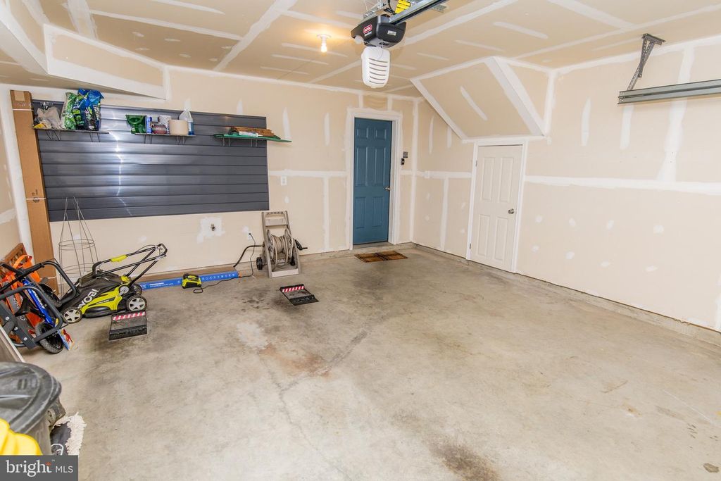 Image 28 of property listing at 8609 RED ROCK LN, Laurel, MD 20724