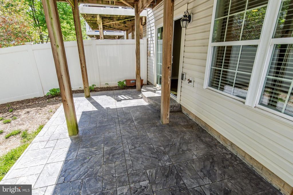 Image 31 of property listing at 8609 RED ROCK LN, Laurel, MD 20724