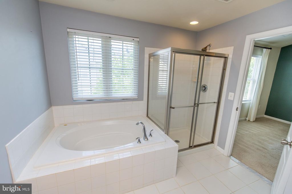 Image 38 of property listing at 8609 RED ROCK LN, Laurel, MD 20724