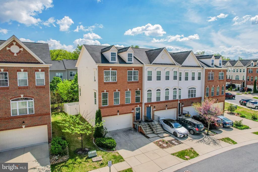 Image 5 of property listing at 8609 RED ROCK LN, Laurel, MD 20724