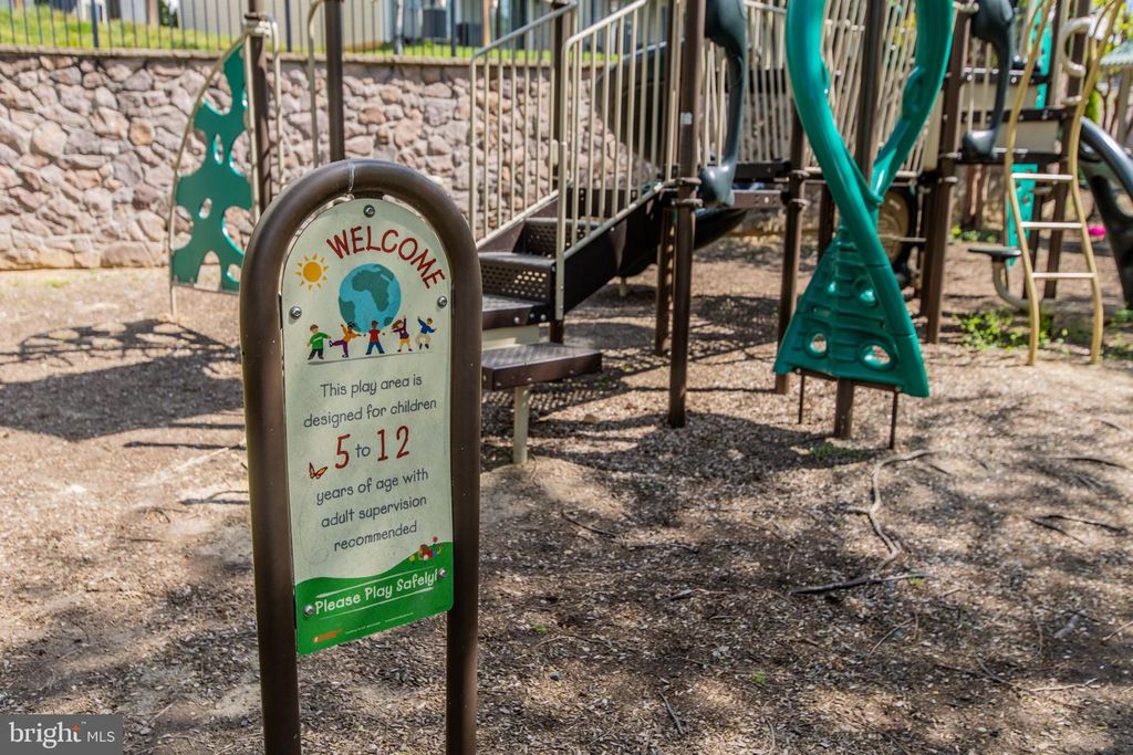 Image 63 of property listing at 8609 RED ROCK LN, Laurel, MD 20724