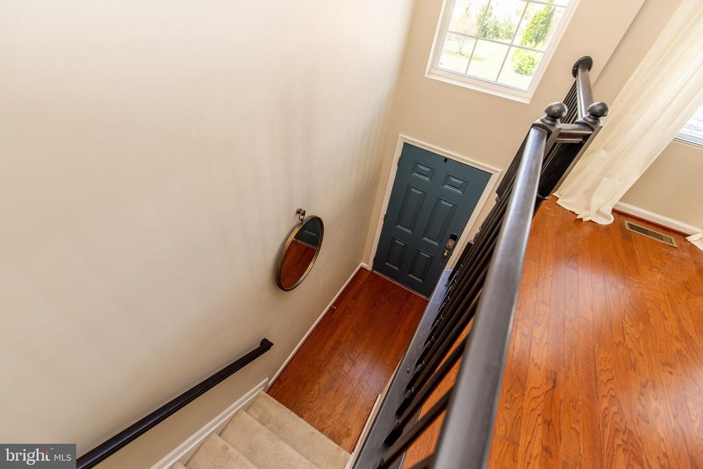 Image 7 of property listing at 8609 RED ROCK LN, Laurel, MD 20724