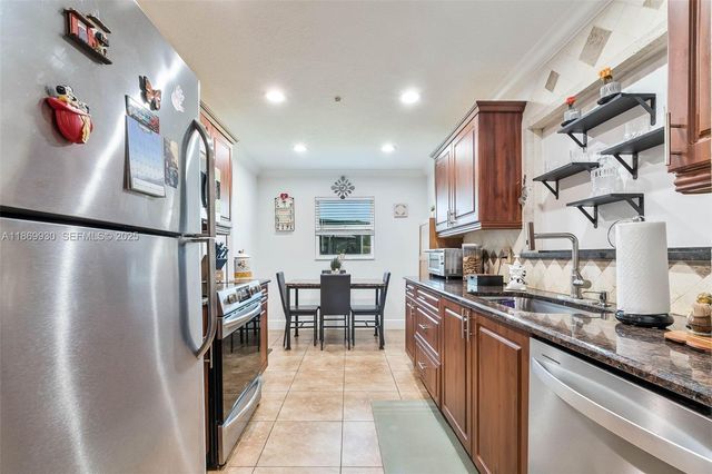 9021 NW 13th Street, Plantation, FL 33322