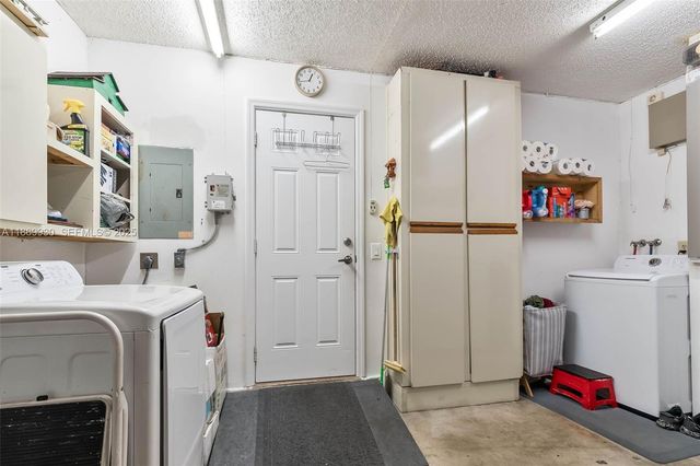 9021 NW 13th Street, Plantation, FL 33322