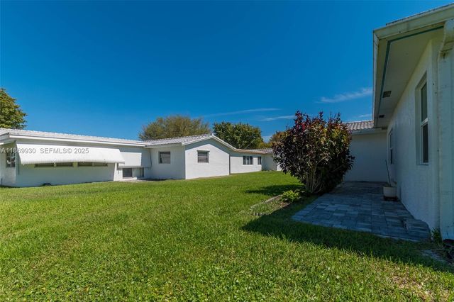 9021 NW 13th Street, Plantation, FL 33322