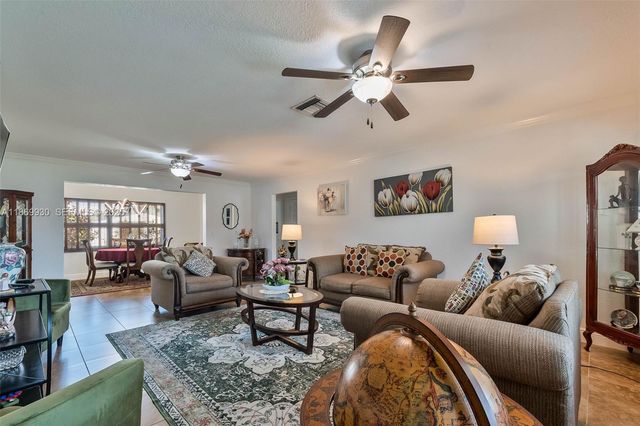 9021 NW 13th Street, Plantation, FL 33322