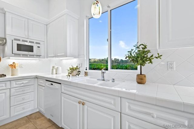 1349 Ranch Rd, Encinitas, CA 92024