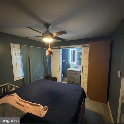 4 PATRICIA LN, Sicklerville, NJ 08081
