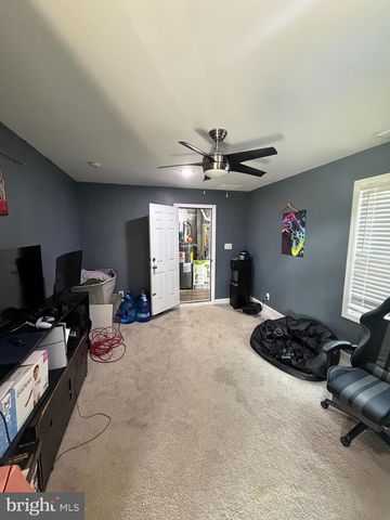 4 PATRICIA LN, Sicklerville, NJ 08081