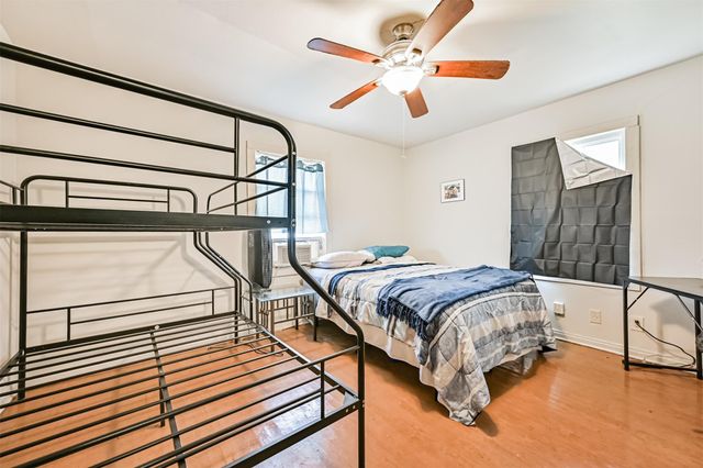 707 W 5th Street, Freeport, TX 77541