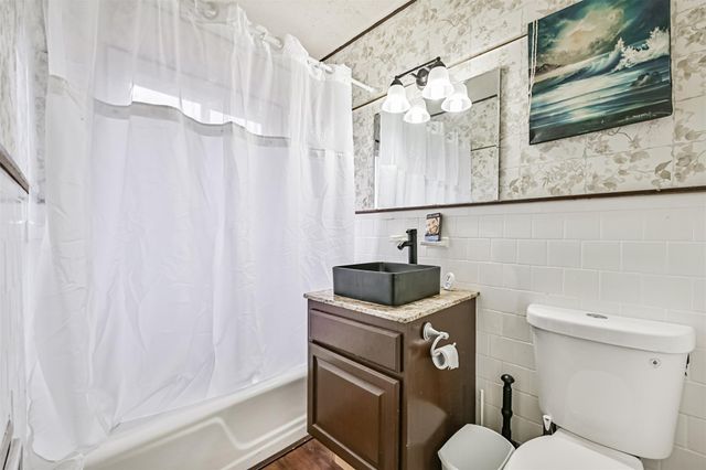 707 W 5th Street, Freeport, TX 77541