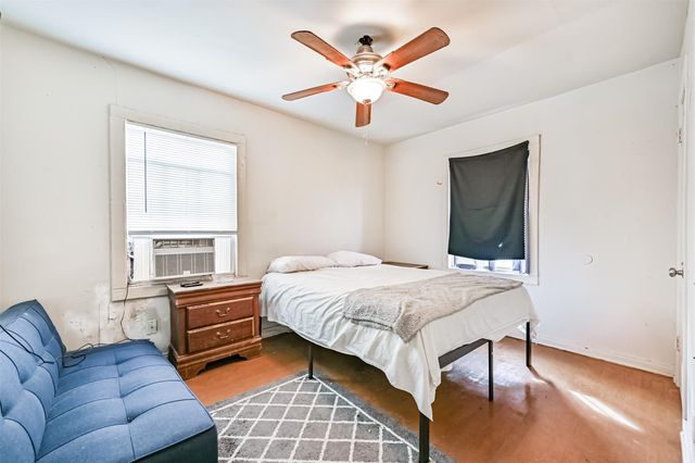 707 W 5th Street, Freeport, TX 77541