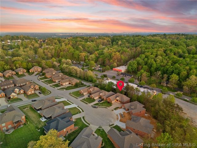 2605 W Deville Court, Floyds Knobs, IN 47119