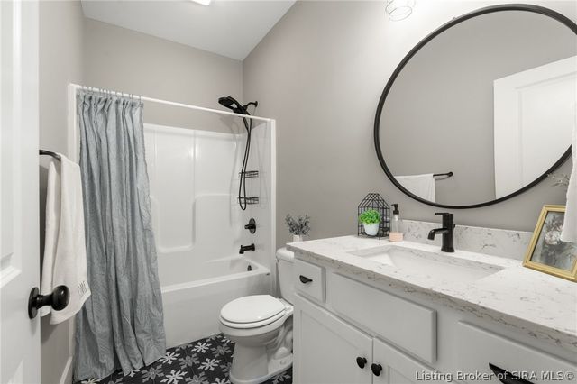 2605 W Deville Court, Floyds Knobs, IN 47119
