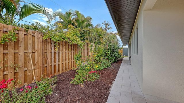 3214 KEY AVENUE, Sarasota, FL 34239