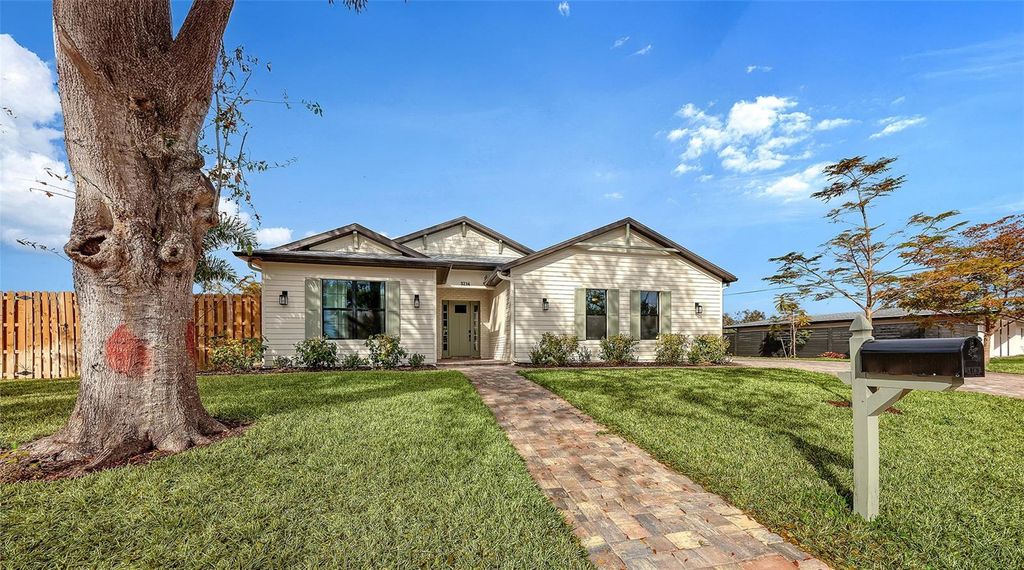 3214 KEY AVENUE, Sarasota, FL 34239