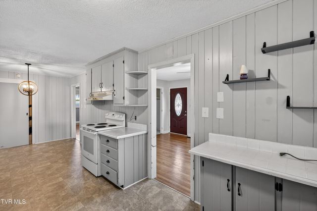 200 Fairacres Drive, Bristol, TN 37620