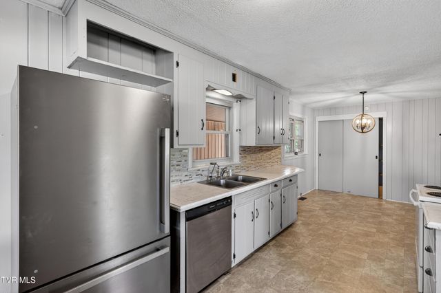 200 Fairacres Drive, Bristol, TN 37620