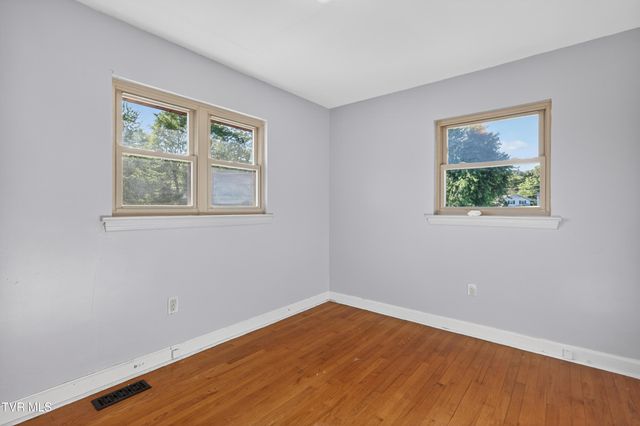 200 Fairacres Drive, Bristol, TN 37620